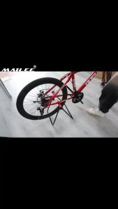 Giá đỗ xe đạp chữ U UX-11 móc đỏ giúp dựng đứng xe đạp sửa chữa bảo dưỡng xe đạp với khung kim loại núm nhựa ABS (1 cỡ điều chỉnh) - Mai Lee