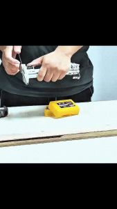 Combo dụng cụ đóng đinh bê tông tự động ST18B TẶNG 800 đinh TẶNG thêm 1 đầu búa thay thế