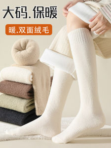 พลัสไซส์ หนาขึ้น ผ้าขนแกะ ถุงเท้ายาวครึ่งขาเรียงรายผู้หญิง อุ่น ฤดูใบไม้ร่วง ฤดูหนาว ถุงเท้าลูกวัวเข่าสูงกํามะหยี่คุณภาพสีบริสุทธิ์