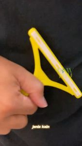 Sikat Pembersih Serat Bulu Kucing 2in1 Hewan Anjing Pet Hair Remover Pakaian Kain