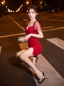 ชุดเดรสสั้นคอวีเซ็กซี่สำหรับงานปาร์ตี้กลางคืนในช่วงฤดูร้อนปี 2025 สำหรับผู้หญิง เสื้อผ้าทำงาน แขนสั้น กระโปรงสั้น ชุดเดรสสั้นคอวี