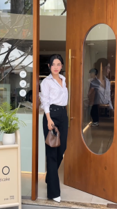 Quần Jean nữ màu đen GYOMADE® lưng cao đứng form tôn dáng chất cottton co giãn ít | GQ014B