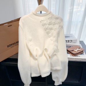 WANGGONGZHU | เสื้อสเวตเตอร์ถักคอปกสูงแบบมีรูปดอกไม้ 3 มิติสำหรับผู้หญิง ฤดูใบไม้ร่วง/ฤดูหนาว 2025 ดีไซน์ใหม่ เสื้อถักหลวมๆ สไตล์ลำลอง