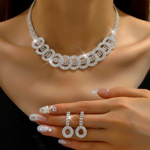 3pcs Fashion Jewelry Set with Rhinestone Inlaid Round Necklace Earrings Jewelry Set Suitable for Womens Party Accessories