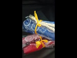 Paket Souvenir Sajadah AL QOYUM Besar & Tasbih Kayu 33 Kemas Plastik Untuk Oleh Hajatan Pernikahan