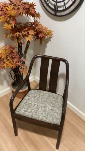 เก้าอี้โซฟา ทำจากไม้จริง มีเท้าแขน หุ้มเบาะพรีเมี่ยม ฟองน้ำหนาพิเศษ