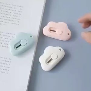 คัตเตอร์ตัดกระดาษ คัตเตอร์จิ๋ว รูปก้อนเมฆ มีดคัตเตอร์จิ๋ว ผ้าป่า 2 ล้าม 1 ส่วน