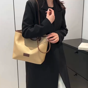 SEA YADOU  ใหม่กระเป๋าโท้ทแฟชั่นลำลองความจุขนาดใหญ่ออกแบบไหล่ PU เรียบง่ายแมทช์ลุคง่าย