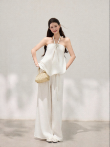 THROUS | Áo Ngực Dây Qua Cổ Asymmetric Hem Ôm Sát