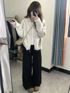 Áo Len Cardigan Dệt Kim Mềm Mại Mùa Thu Đầu Tiên Cho Nữ Áo Khoác Ngoài Có Khóa Kéo Ngắn Áo Len Cardigan Phong Cách Hàn Quốc Áo Len Cardigan Dài Tay