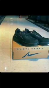 H&N Online Shop - Sepatu Sneakers Pria ANDO BELTANE - Size 39-43