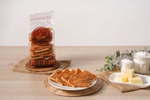 ขนมปังอบกรอบหน้าเนยน้ำพริกเผาหมูหยอง