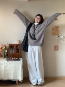 กางเกงยีนส์ทรงหลวมเอวสูงขาบานสไตล์ย้อนยุคสำหรับผู้หญิง กางเกงขายาวทรงตรงทรงหลวมสำหรับฤดูใบไม้ร่วงและฤดูหนาว กางเกงยีนส์ทรงหลวมสำหรับผู้หญิง