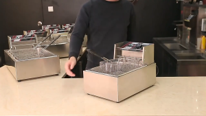 เตาทอดไฟฟ้าสแตนเลส หม้อทอดไฟฟ้า 1 อ่าง Fryking ขนาด 6 ลิตร (สินค้าขายคละสี) เครื่องทอดไฟฟ้า แบบเตาเดี่ยว