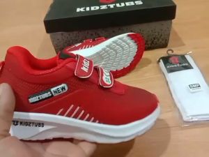 Sepatu Sekolah Desain Nyaman & Perekat Velcro