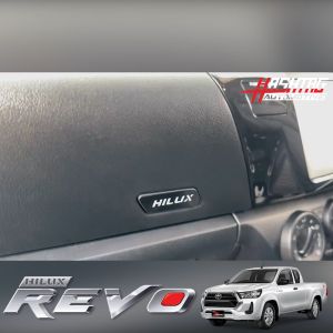 ซึ่งสติกเกอร์เคฟล่าปูด้วยเคลื่อนไหวของ Toyota Hilux Revo ปี 2022-ปัจจุบัน ประกอบด้วยเครื่องมือที่มีถึง 6 ลาย