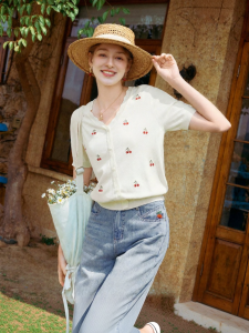 XIANGYING | Cherry Embroidery V-Neck Knit Top Short Sleeve Slim Fit For Petite Women