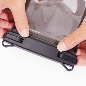 ซองใส่โทรศัพท์ + สายคล้องคอ โทรศัพท์มือถือกระเป๋ากันน้ํา ซองโทรศัทพ์กันน้ำ pvc มีหลายสีให้เลือก หน้าจอสัมผัส