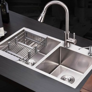 Vòi rửa bát Eurogold EVF117BR inox 304 bóng gương vòi dây rút 1 nóng 1 lạnh hoàn thiện đánh bóng
