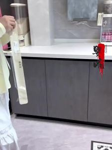 YINGYU | Suction Mount Integrated Splash Guard Water Barrier
