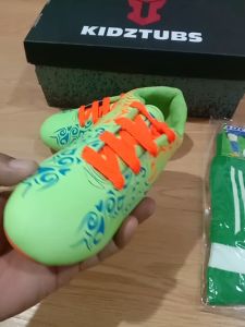 KIDZTUBS Sepatu Bola Anak Paket Komplit Sepatu Bola Tas Skin Deker Kaos Kaki Usia 6-10 Tahun Size 28 29 30 31 32 33 34 35 36 37 KDZ1724011425