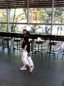 WANDER กางเกงเด็กหญิง กางเกงยืนส์เด็ก กางเกงคาร์โก้เด็กผู้หญิง การออกแบบปุ่มสีทึบแฟชั่น กางเกงกีฬาทรงหลวมเด็กโต 2376