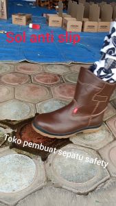 Sepatu Safety Alas Besi Tahan Tusukan Tahan Percikan Api Sepatu Safety King Skn Terlaris Berkualitas Sepatu Safety Kerja Pria Wanita  Kulit sapi Asli Kerja Proyek PAbrik Pom Bengkel Lapangan Sopir Sepatu Kerja Keras