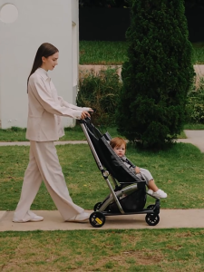 Xe đẩy du lịch gấp gọn cho bé Kinderkraft nằm ĐỨC đi máy bay siêu nhẹ tải trọng 50kg dễ dàng gấp gọn bằng 1 tay