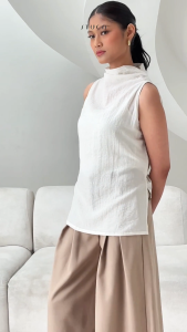 STUCA - Blouse Wanita - Chlo Top (High-neck Sleeveless Top)