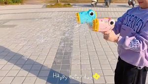 Prakan EOSM 💦พร้อมส่ง💦40 รู ปืนยิงฟองสบู่ ฟองเป่าสบู่ เป่าฟองของเล่น ปืนฟองสบู่เด็ก ปืนเป่าฟองสบู่ เครื่องเป่าฟอง