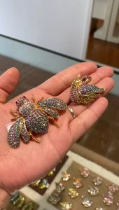 "B145 Ozel Premium Material Nice Elegant Bling-Bling Swann Brooch Kerongsang Size W X H 37 mm x 29 mm ( W x H )"