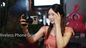 Ulanzi JJ03 3 in 1 Magnetic Phone Holder Tripod Selfie Stick Camera Grip Bluetooth Remote Control for Mobile Smartphone