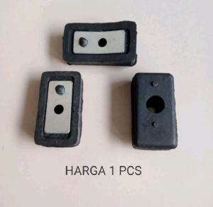 KARET BANTALAN - GANJAL PINTU BAK BELAKANG GRAN MAX PIKCUP  HARGA 1 PCS
