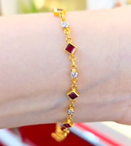 สร้อยข้อมือพลอยทับทิม พลอยแท้สลับเพชรสวิส ตัวเรือนทองคำแท้ 90% ข้อมือสไตล์มินิมอลน่ารัก มีใบรับประกันจากทางร้าน