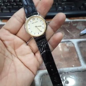Đồng hồ nữ xinh Mila Schon size 31mm dây da niềng vàng second hand Japan