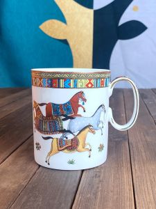 Elegant European Style Bone China Ceramic Mugs High Value Office Tea Cups Water Cups Attractive Appearance Cups for Adults