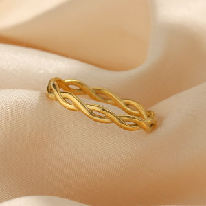 2022 New Super Minimalist Braided Twisted Thin Gold Rings For Lady Waterproof Stainless Steel 18K Gold Plated Girls Ring