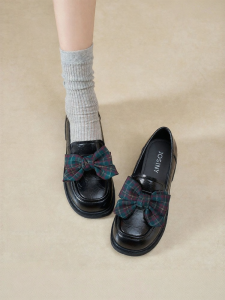 Josiny | Platform Loafer with Bow Accents
