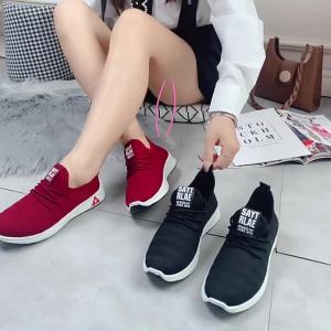 la Giày Một Lớp Nữ Bắc Kinh Cũ 22 Giày Đi Bộ Nam Nữ Dệt Vải Bay Thông Thường Thoáng Khí Mới Giày Cho Mẹ Trung Niên Và Cao Tuổi