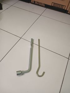 paket kunci Roda 19mm + Handle Dongkrak Original