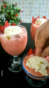 LAZIZA STRAWBERRY FALOODA (195G) IMPORTED FROM PAKISTAN
