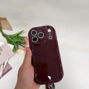 Burgundy Wavy Phone Case with Heart Charm Beaded Wrist Strap for iPhone 16 15 14 13 Pro Max Cover