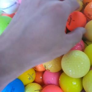 Bóng Golf Màu Các Loại.. Bóng golf chính hãng phân phối toàn quốc