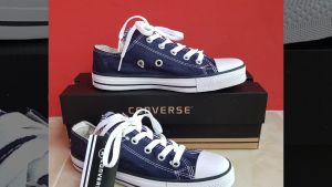 Sepatu sneakers pria wanita import murah terbaru kekinian cowok cewek keren karet empuk tidak licin