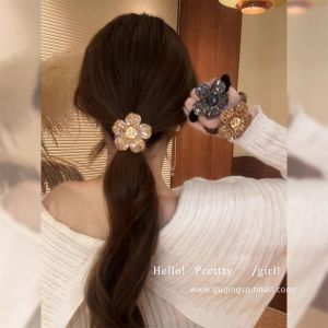 ยางรัดผมดอกไม้ประดับเพชรเทียมหรูหราสำหรับผู้หญิง ยางรัดผมม้าที่ทนทานและไม่ทำลายเส้นผม ยางรัดผมแบบหนา 1.5cm