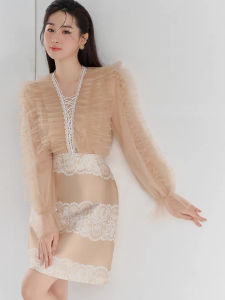 Elegant Pleated Lace Skirt Suit