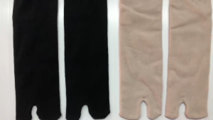 ถุงเท้าแยก 1คู่ พร้อมส่ง เนื้อดี ไม่บาง นุ่ม ใส่สบายเท้า 2 นิ้ว มีกันลื่น