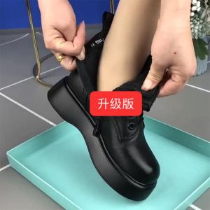 รองเท้าบูทมาร์ตินหนังนิ่มแท้พื้นหนา รองเท้าผู้หญิงฤดูใบไม้ร่วง/ฤดูหนาว ส้นเตี้ย หัวมน พื้นยาง รองเท้าบูทฤดูหนาว รองเท้าบูทฤดูหนาว