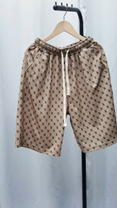 fellgood Store กางเกงขาสั้น กางเกงลำลอง แฟชั่นน่ารัก สามารถสวมใส่ได้ทั้งชายหญิง ลวดลายสมัยใหม่ใส่สบายเนื้อผ้าดี QC-DK8024