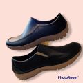 sepatu karet pria 4tt 578 hitam sol tebal lentur. 